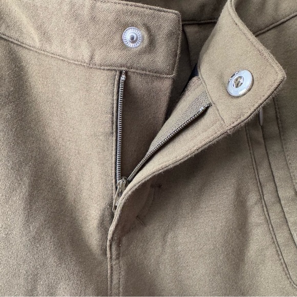 ATHLETA LEGGINGS WITH ZIP & SNAP CLOSURE AND ZIP POCKETS SIZE 2 OLIVE GREEN - Picture 4 of 7